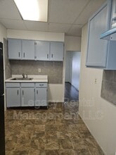 Building Photo - 424 S Poplar St