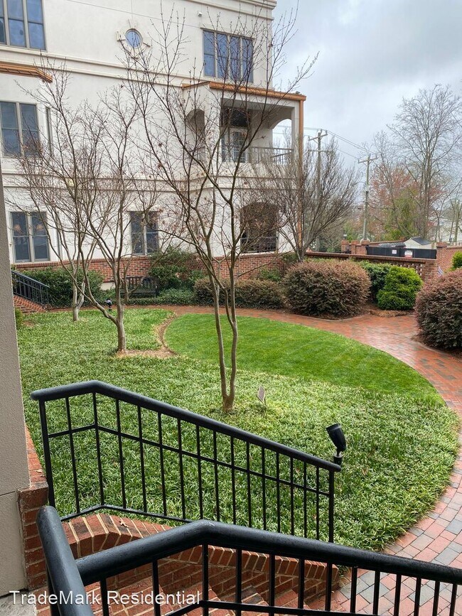 Foto del edificio - 2 br, 2.5 bath House - 282 East Davie Street