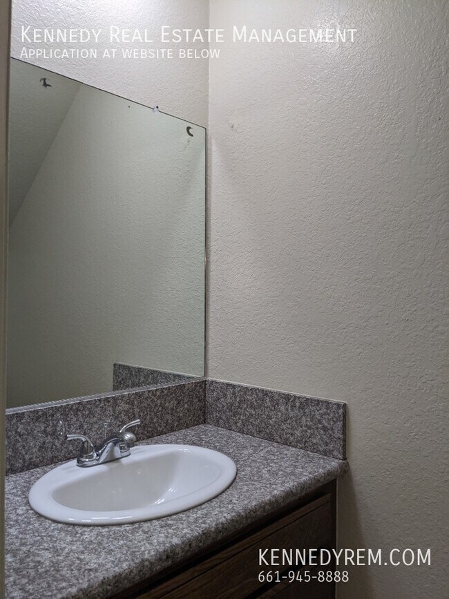 Foto del edificio - 1757 W Ave J