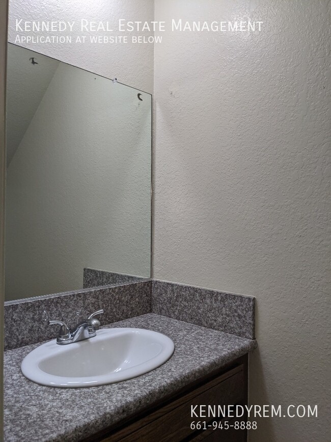 Foto del edificio - Commuter Friendly and Renovated. 2 BR. 3D ...