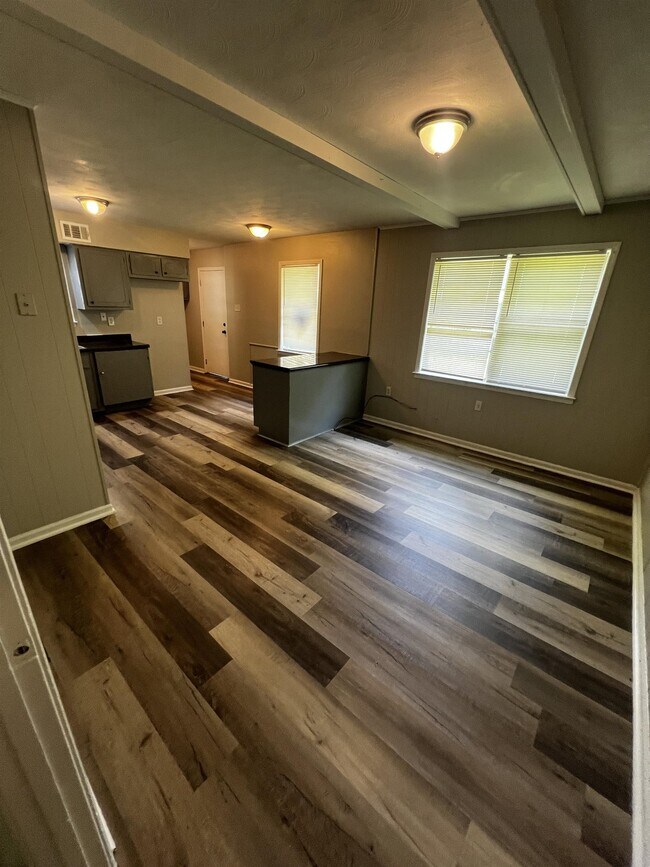 Foto del edificio - 3424 Gladstone Cove