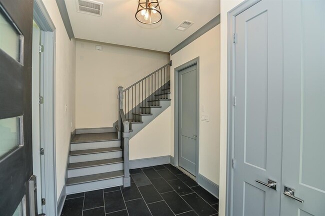 Building Photo - 4718 Stonewall St