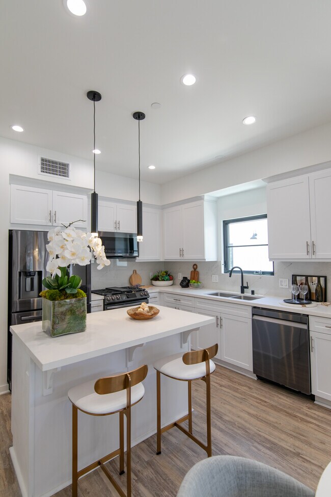Foto del edificio - 336 N Oakhurst Dr