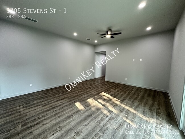 Foto del edificio - 3305 Stevens St