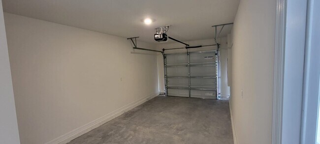 Building Photo - 8226 SW 67th Ave