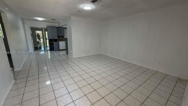 Foto del edificio - 5425 NW 16th Ct