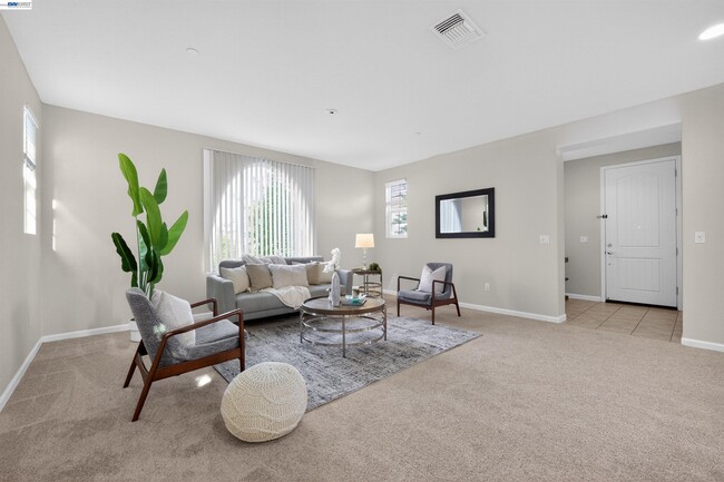 Foto del edificio - 1005 S Fowler Ln