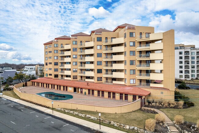 Sandcastle Condominiums