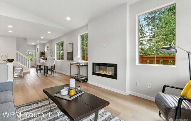 Foto del edificio - 3 br, 2.5 bath House - 12931 193rd Avenue ...