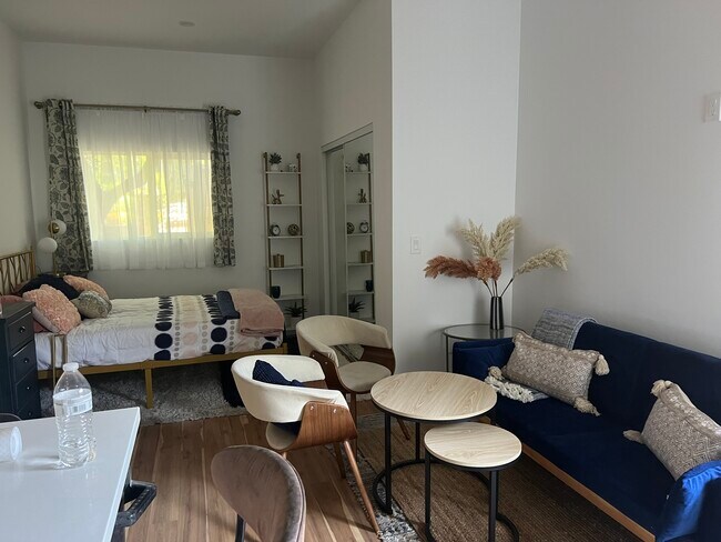 Foto del edificio - 6601 N Louise Ave