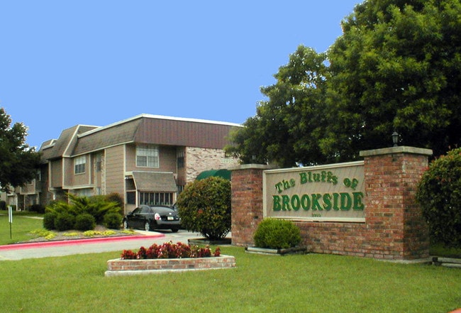Building Photo - The Bluffs of Brookside