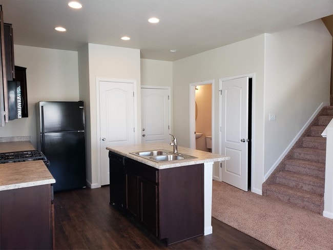 Building Photo - 1415 Kansas Ave