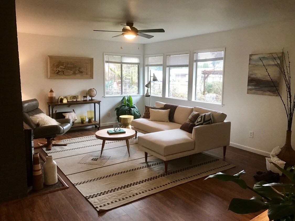 Foto principal - 8038 N Wayland Ave