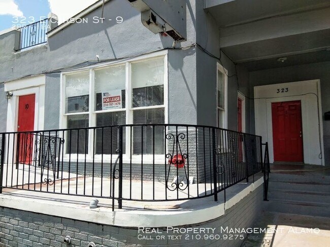Foto del edificio - 323 E Carson
