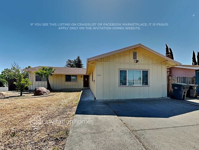 Building Photo - 2760 Orchid St