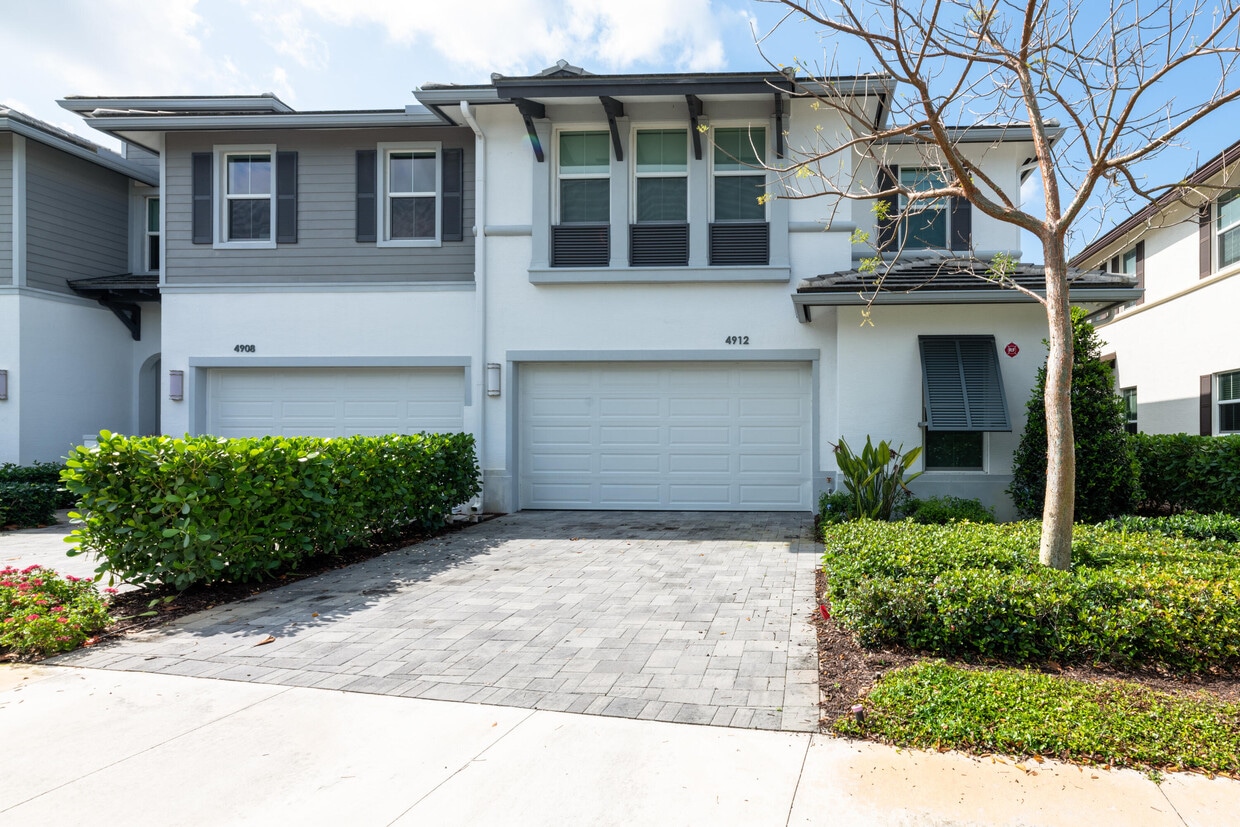 4912 Pointe Midtown Way, Palm Beach Gardens, FL 33418 Townhome