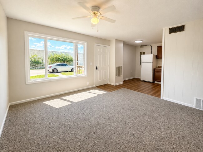 Foto del edificio - Cozy Columbus Home with Yard and Convenient Location