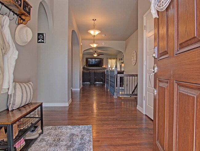 Building Photo - Lovely Ranch home in Cordera!