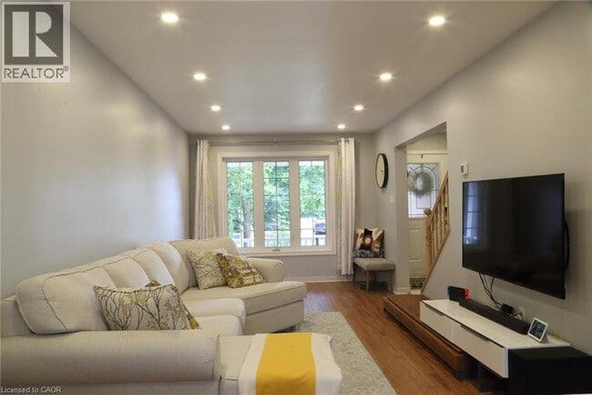 Building Photo - 489 Timbercroft Crescent