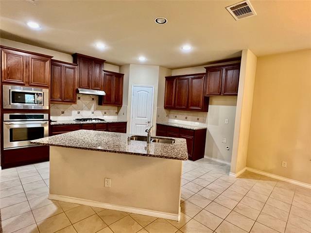 Foto del edificio - 5002 Hidden Creek Rd