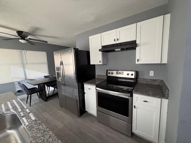 Foto del edificio - 830 Wooden Blvd