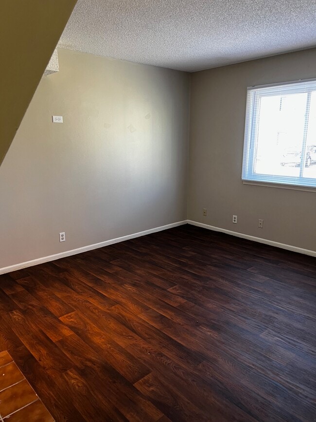 Building Photo - Riverview Condominiums