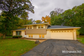 Building Photo - 16 Longwood Dr