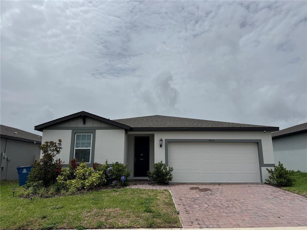 Foto principal - 4751 Bernard Blvd