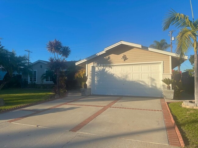 Foto del edificio - Beautiful 4 Bed / 3 Bath Home in Garden Grove For Rent
