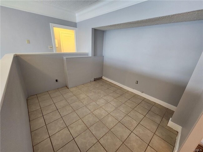 Building Photo - 140 Linden Ave