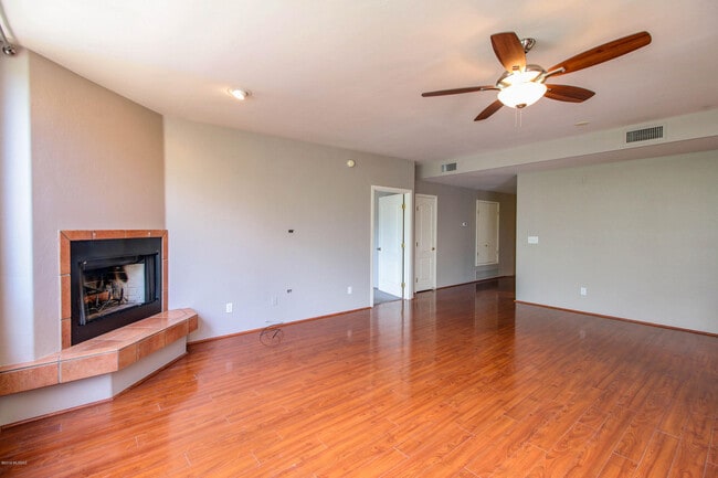 Building Photo - 2990 W Trevi Pl