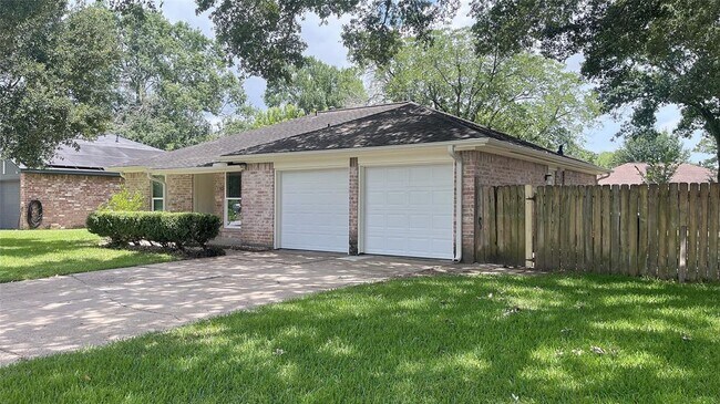 Foto del edificio - 1502 Chilton Ln