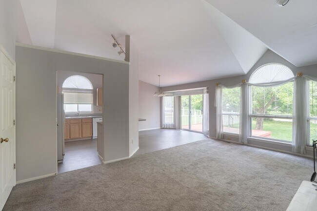 Foto del edificio - 16944 Hickory Crest Dr