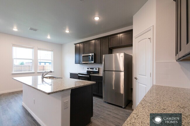 Building Photo - 2958 N Tenneha Ave