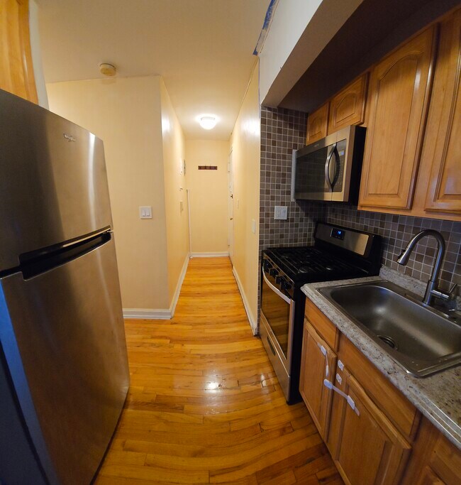 Foto del edificio - 6448 Booth St