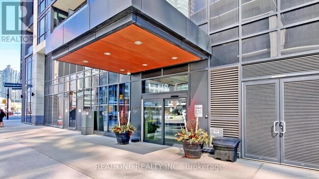 Building Photo - 510 Curran Place