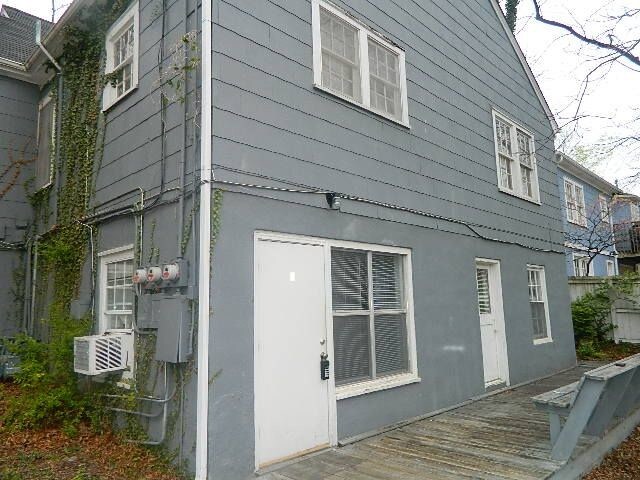 Building Photo - 129 W Boles St