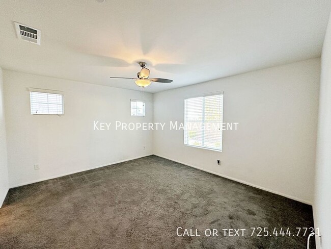 Building Photo - 3 BEDROOM 2 STORY TOWNHOME IN GATED HENDER...