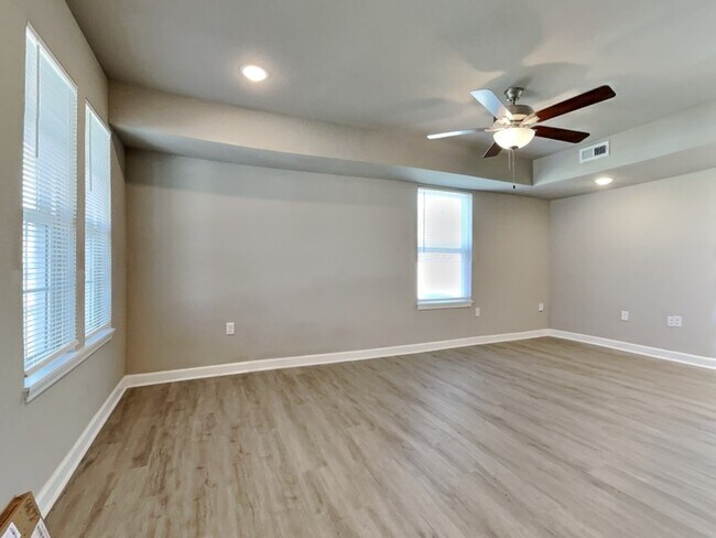 Foto del edificio - 218 SW Lily St