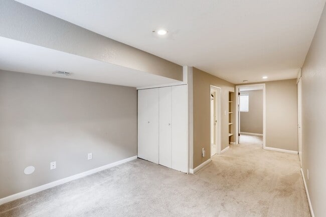 Building Photo - Charming Downtown Boulder Unit Steps from Pearl Street-Available August 1!