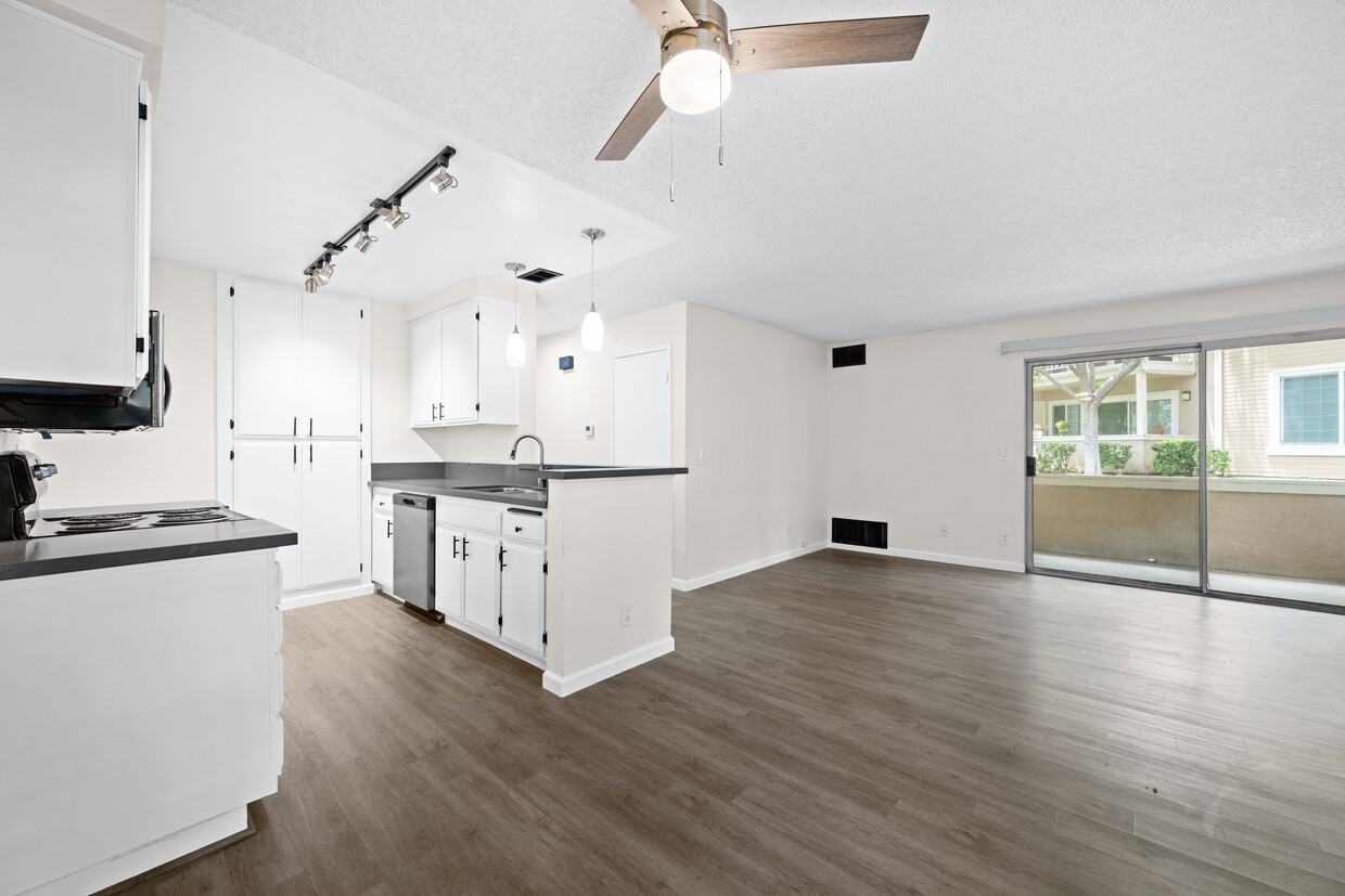 Primary Photo - 8715 Weybridge Pl