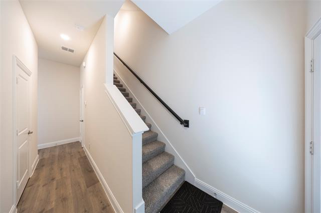 Foto del edificio - 1530 Lake District Dr