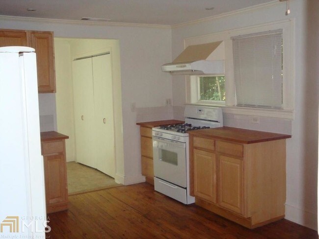 Building Photo - 1006 Pecan St