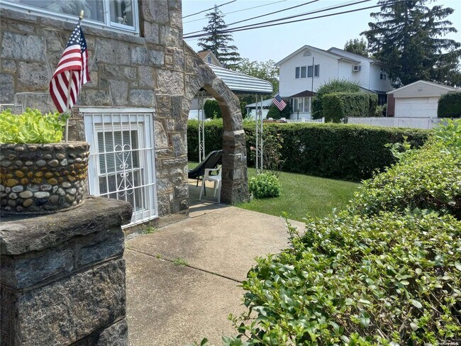 Foto del edificio - 257 Oakley Ave