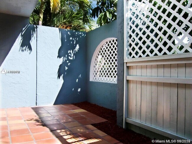 Foto del edificio - CORONA BAY TOWNHOUSES