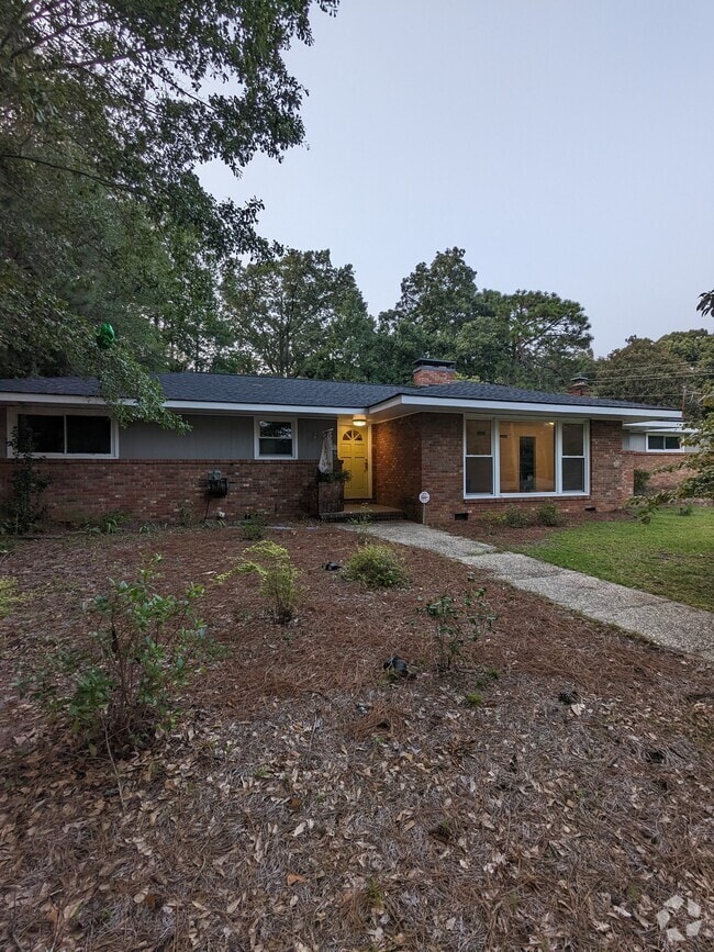 Building Photo - 2208 Westhaven Dr