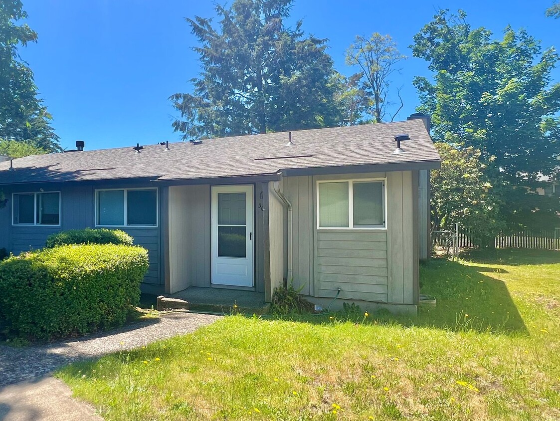 Foto principal - 3025-3033 NE Cleveland Ave