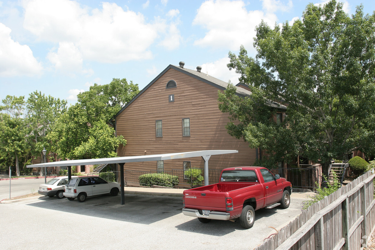 Building Photo - Woodside Condominiums