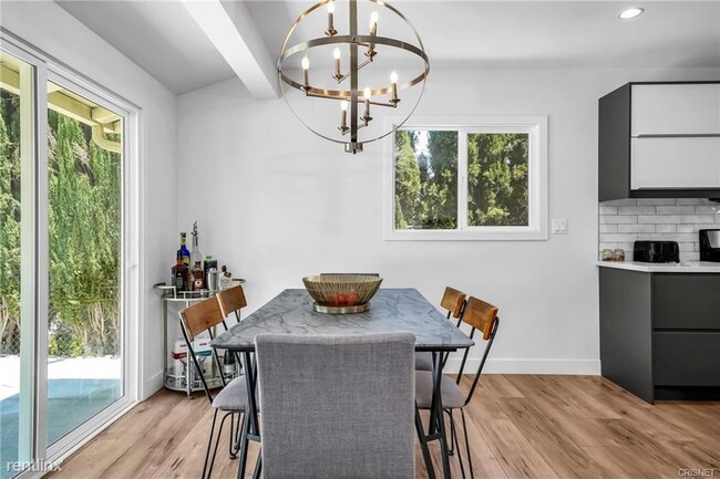 Building Photo - 3 br, 3 bath House - 22015 Mulholland Way