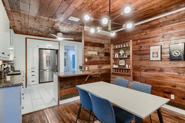 Foto del edificio - Charming bungalow in East Austin